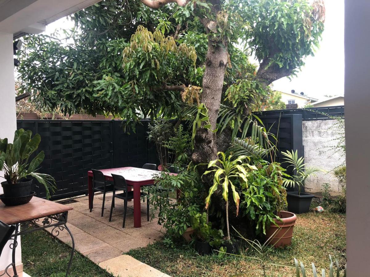 Meuble Le Manguier Appartement Saint Pierre Buitenkant foto
