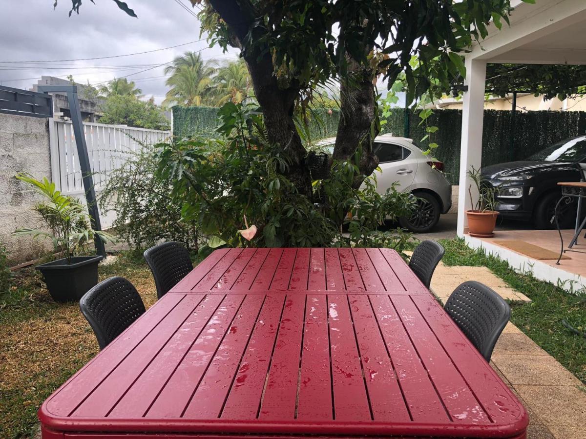 Meuble Le Manguier Appartement Saint Pierre Buitenkant foto